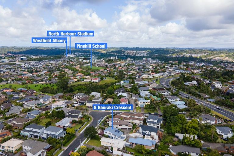 Photo of property in 8 Hauraki Crescent, Pinehill, Auckland, 0632