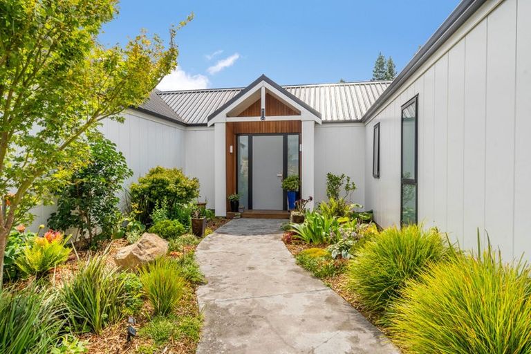 Photo of property in 49 Crest Road, Akatarawa, Upper Hutt, 5372