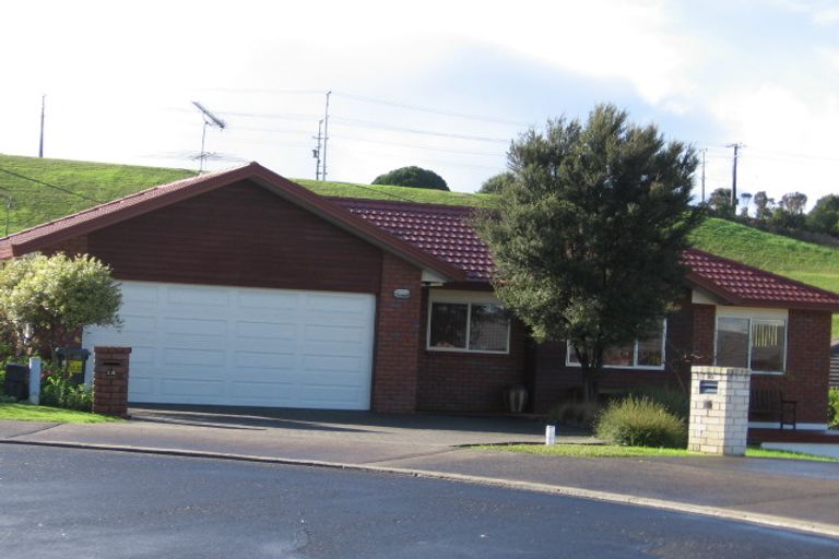 Photo of property in 12 Astor Place, Orewa, 0931