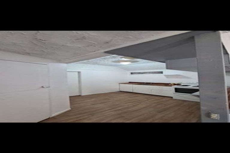 Photo of property in 80 Shakespeare Road, Bluff Hill, Napier, 4110