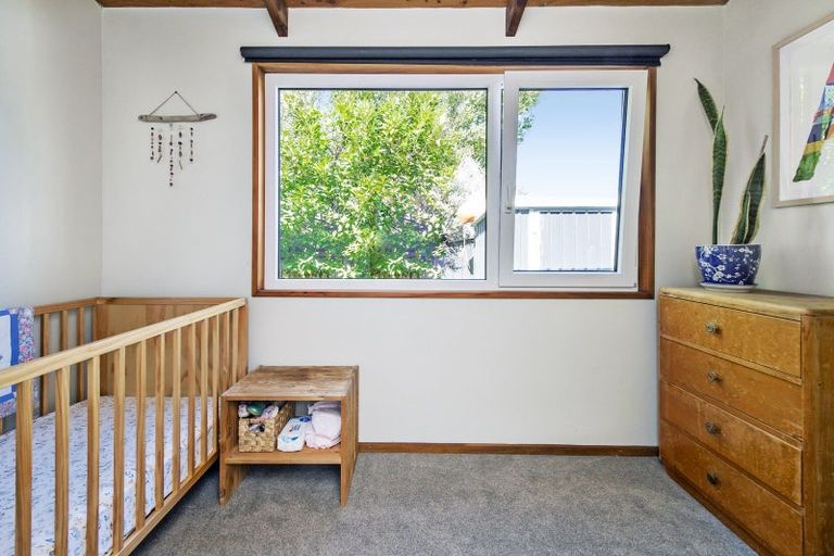 Photo of property in 16 Ensors Place, Waikuku Beach, 7402