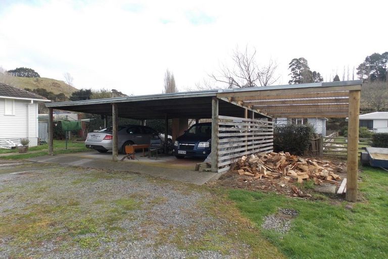 Photo of property in 3 Wilson Road, Hunterville, 4730