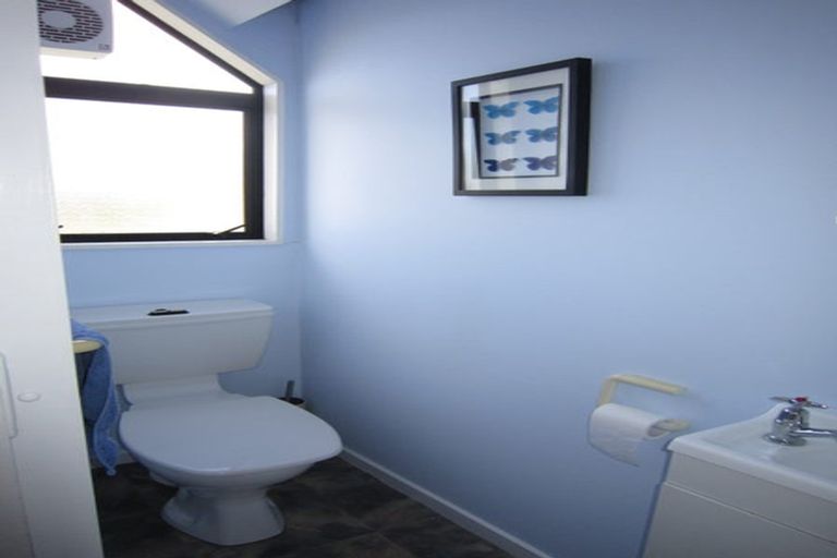 Photo of property in 12a Ashton Fitchett Drive, Brooklyn, Wellington, 6021