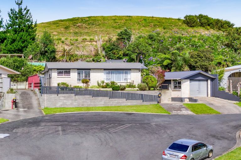 Photo of property in 15 Shaldon Crescent, Blagdon, New Plymouth, 4310