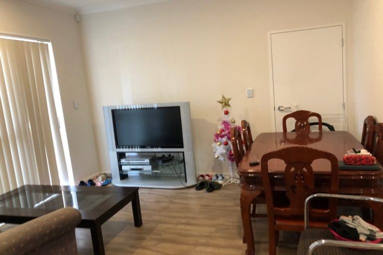 Photo of property in 589a Great South Road, Rosehill, Papakura, 2113