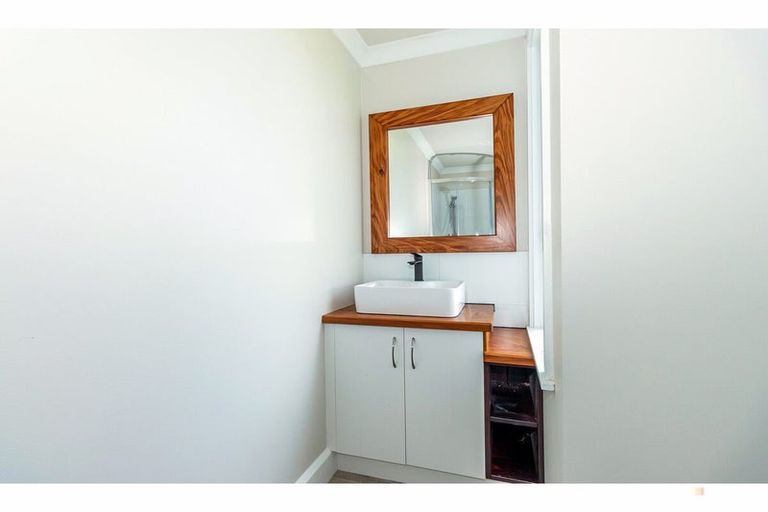 Photo of property in 11 George Street, Waimate, 7924