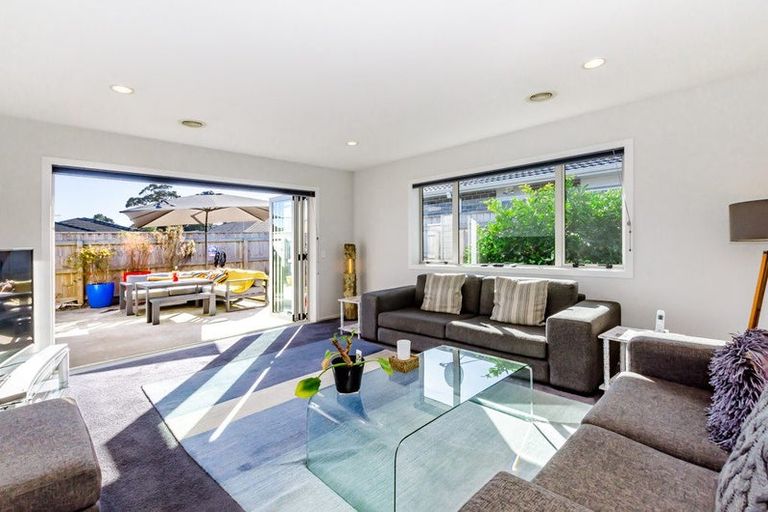 Photo of property in 37 San Priamo Place, Paraparaumu Beach, Paraparaumu, 5032