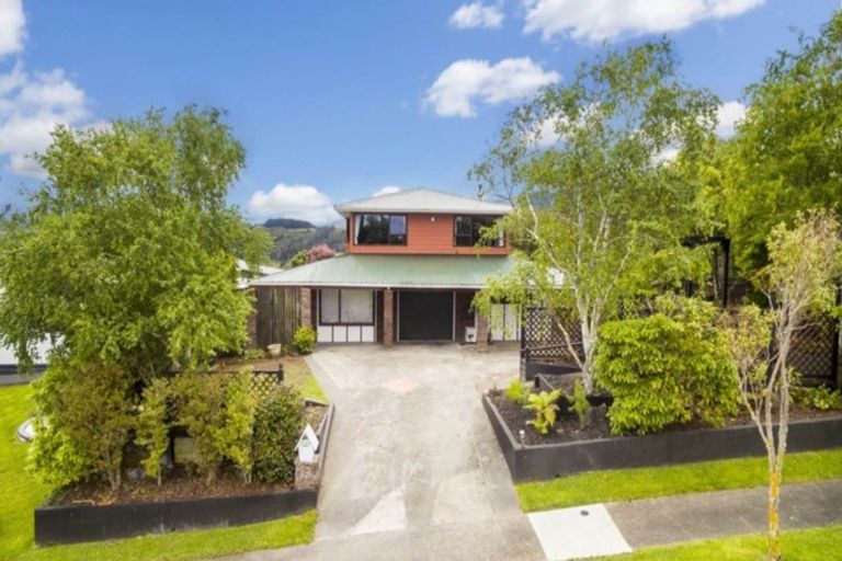 Photo of property in 13 Seymour Grove, Kingsley Heights, Upper Hutt, 5018