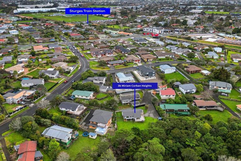 Photo of property in 2/3 Miriam Corban Heights, Henderson, Auckland, 0612