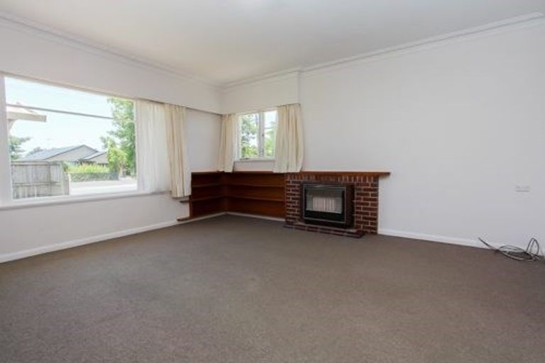 Photo of property in 18 Oxford Street, Fairfield, Hamilton, 3214