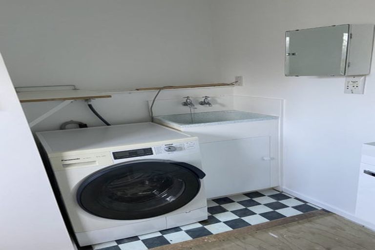 Photo of property in 9 Lerwick Terrace, Melrose, Wellington, 6023