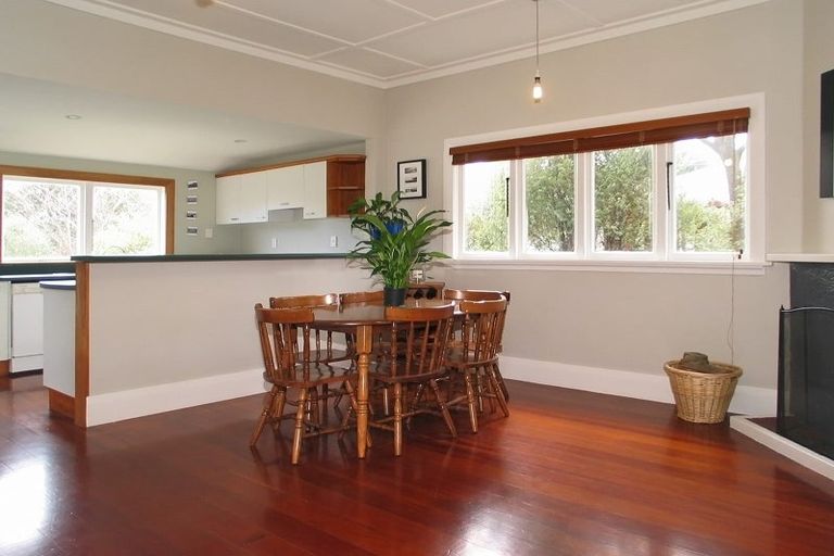 Photo of property in 11 Tawa Street, Tawa, Wellington, 5028
