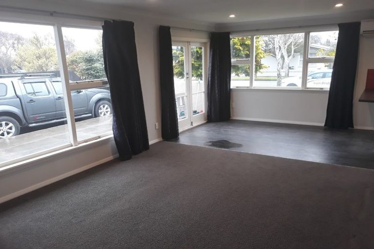 Photo of property in 5 Cottonwood Street, Parklands, Christchurch, 8083