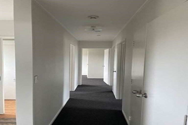 Photo of property in 1/100 Shifnal Drive, Randwick Park, Auckland, 2105
