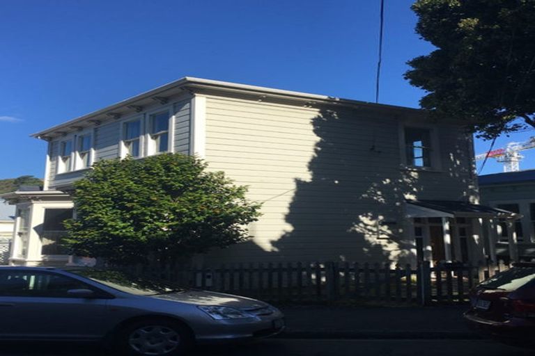 Photo of property in 13 Myrtle Crescent, Mount Cook, Wellington, 6021