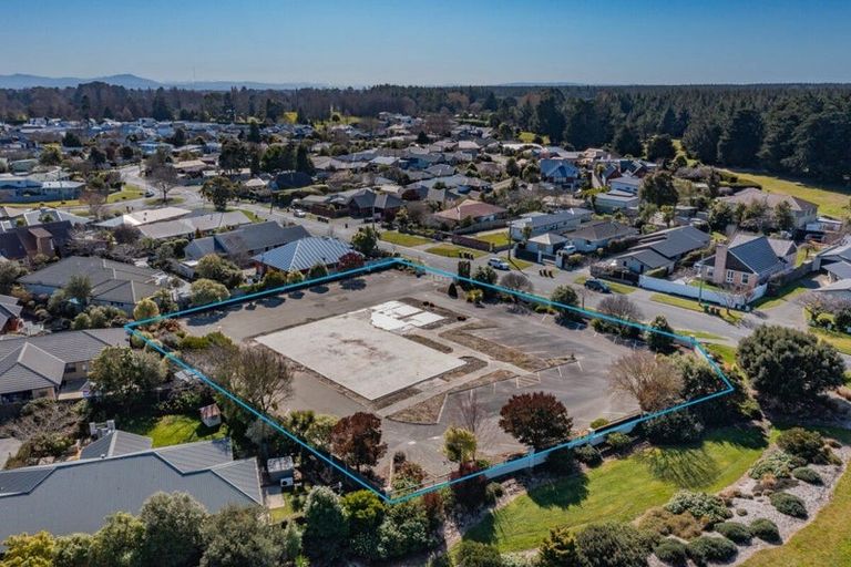 Photo of property in 3 Waitikiri Drive, Parklands, Christchurch, 8083