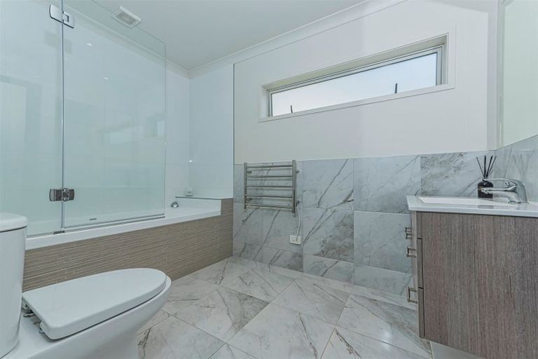 Photo of property in 62 Station Street, Hobsonville, Auckland, 0616