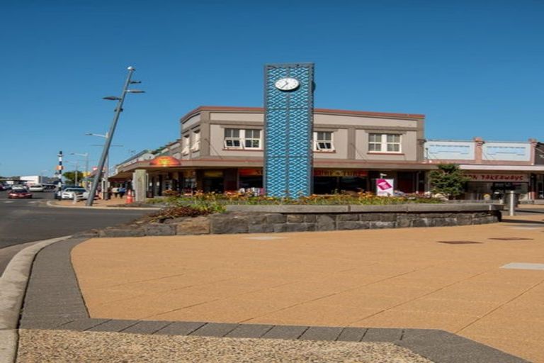 Photo of property in 14 Paapaka Way, Waiuku, 2123