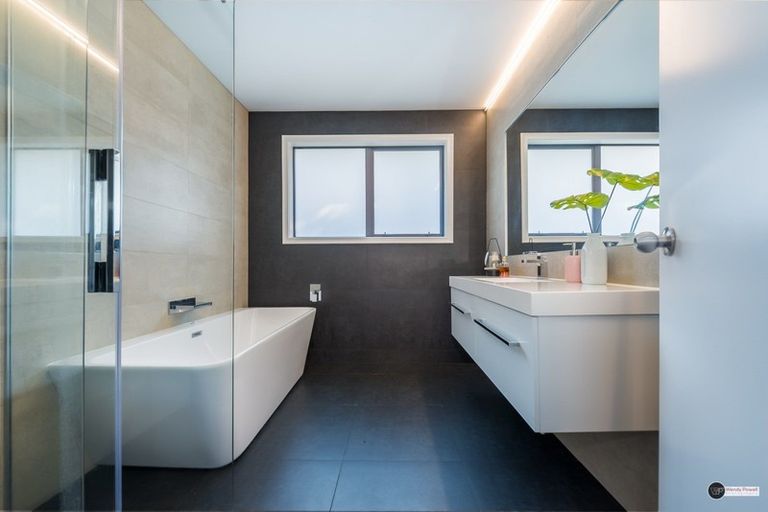 Photo of property in 118a Woburn Road, Woburn, Lower Hutt, 5010