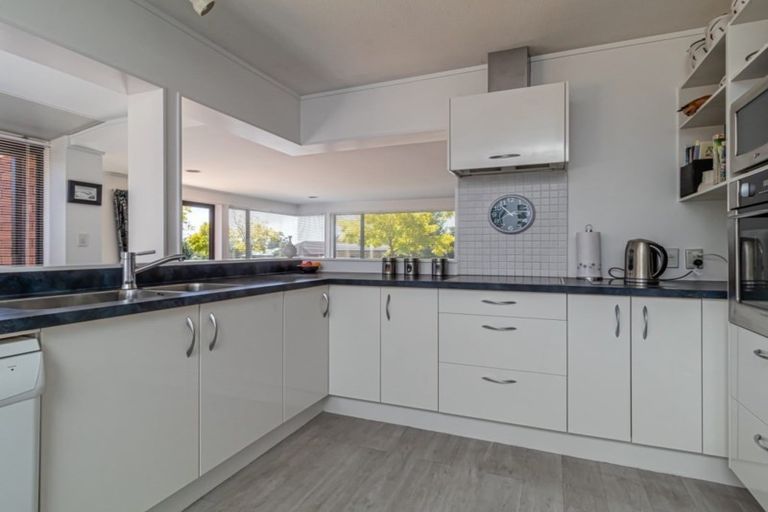 Photo of property in 26 Kingsgate Avenue, Havelock North, 4130