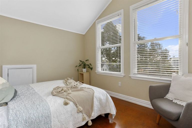 Photo of property in 7 Tui Glen Road, Birkenhead, Auckland, 0626