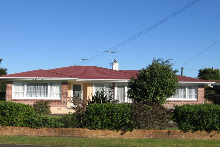 Photo of property in 28 Shirley Avenue, Papakura, 2110