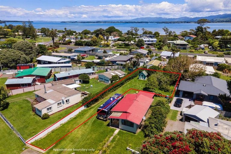 Photo of property in 9a Roretana Drive, Athenree, Waihi Beach, 3177