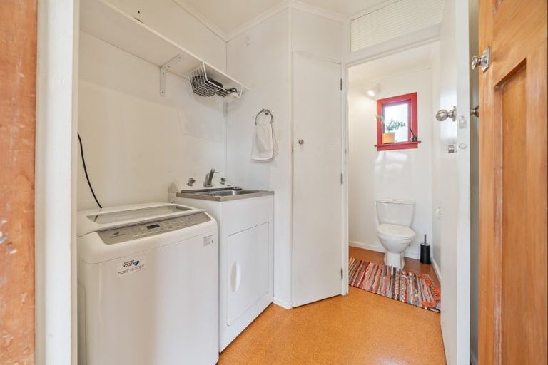 Photo of property in 180 Brooklands Road, Vogeltown, New Plymouth, 4310