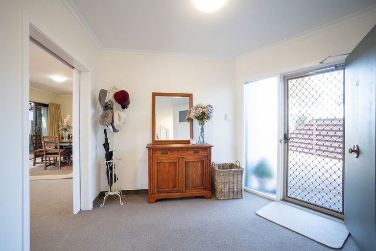 Photo of property in 15 Raglan Avenue, Cloverlea, Palmerston North, 4412
