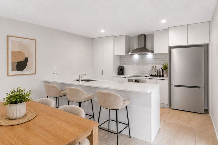 Photo of property in 12a Rene Place, Sunnyhills, Auckland, 2010