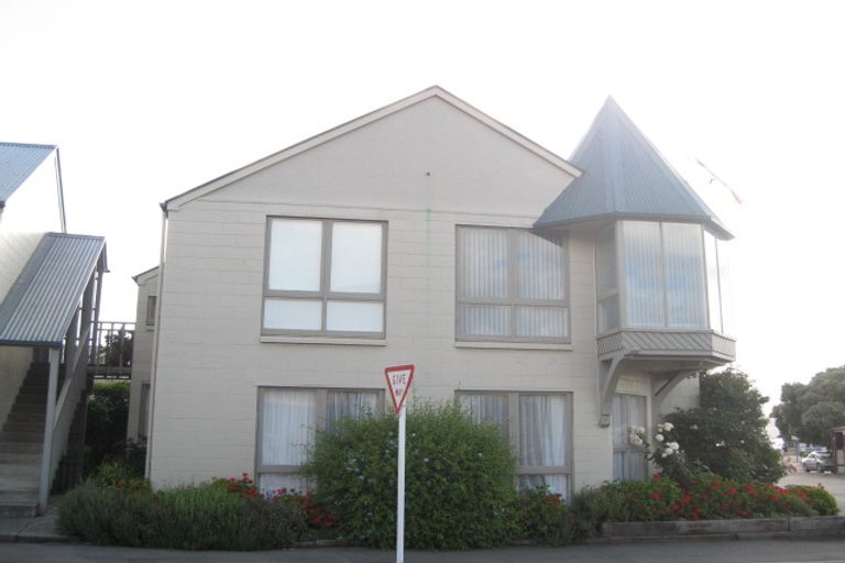 Photo of property in 2f Church Street, Akaroa, 7520