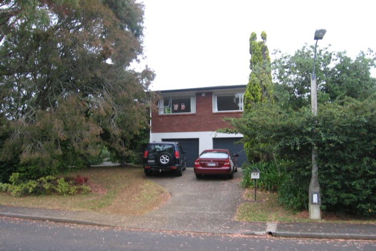 Photo of property in 37 Marywil Crescent, Hillcrest, Auckland, 0627