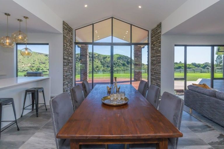 Photo of property in 180 North Manakau Road, Manakau, Levin, 5573