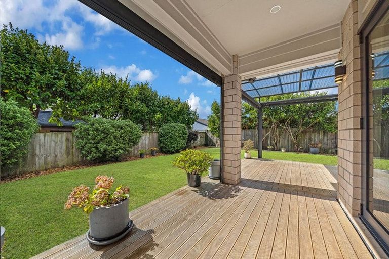 Photo of property in 12 Nandi Lane, Ranui, Auckland, 0612