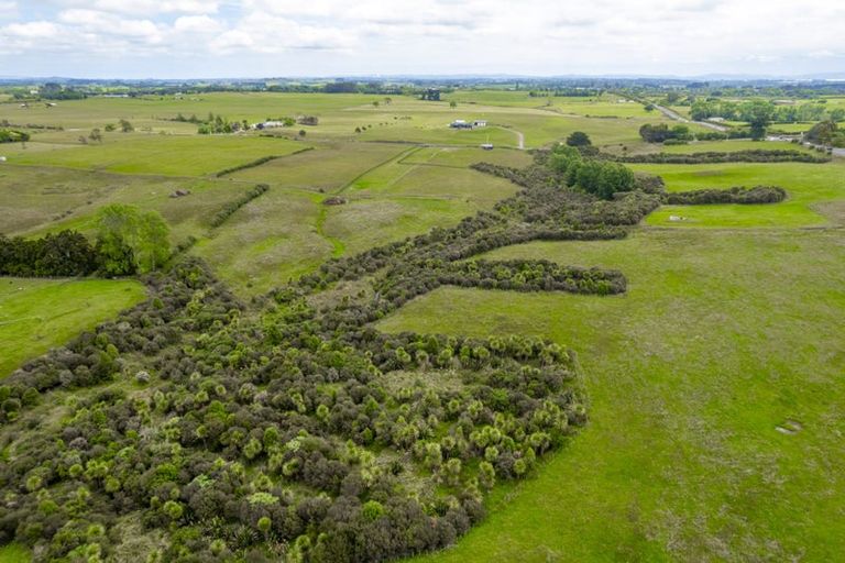 Photo of property in 410 Charles Road, Karaka, Papakura, 2580