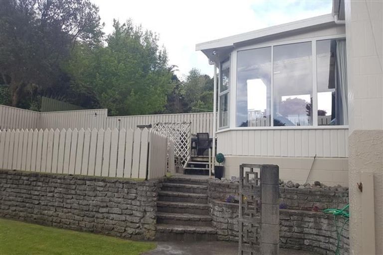 Photo of property in 5 Hillside Crescent, Westown, New Plymouth, 4310