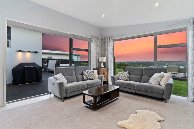 Photo of property in 16 Holyoake Terrace, Omokoroa, 3114