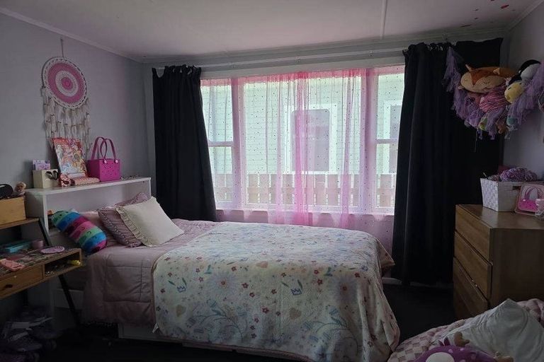 Photo of property in 2 Plimsoll Street, Carterton, 5713