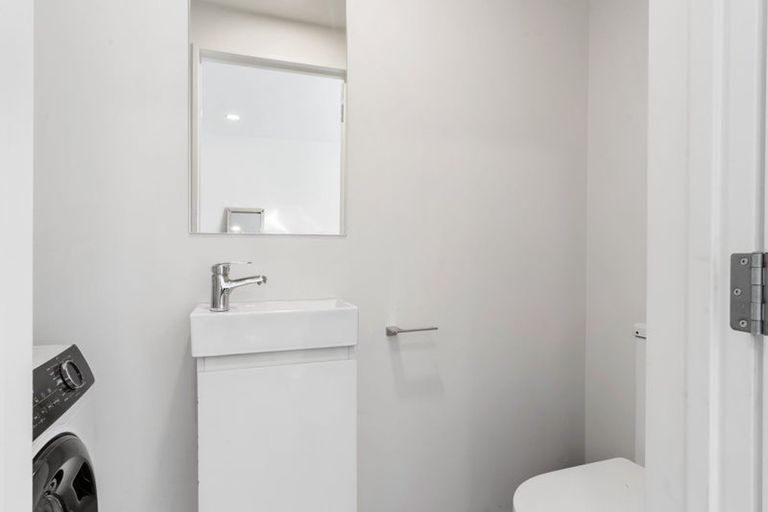 Photo of property in 9/237 Swanson Road, Henderson, Auckland, 0610