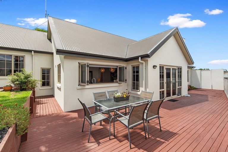 Photo of property in 62 Cairns Crescent, Rototuna, Hamilton, 3210