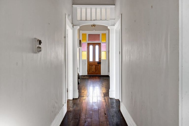 Photo of property in 14 Albany Street, Patea, 4520