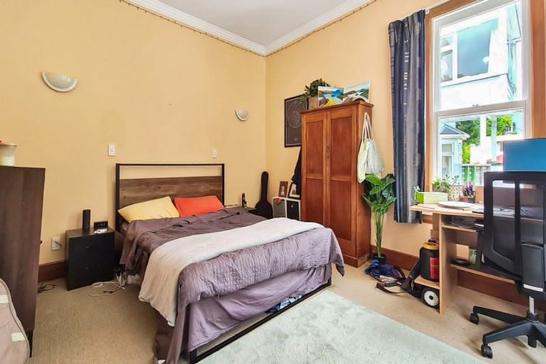 Photo of property in 123a Glenmore Street, Kelburn, Wellington, 6012