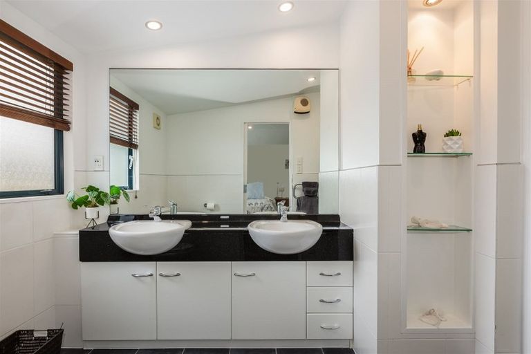 Photo of property in 18 Petrel Lane, Whitby, Porirua, 5024