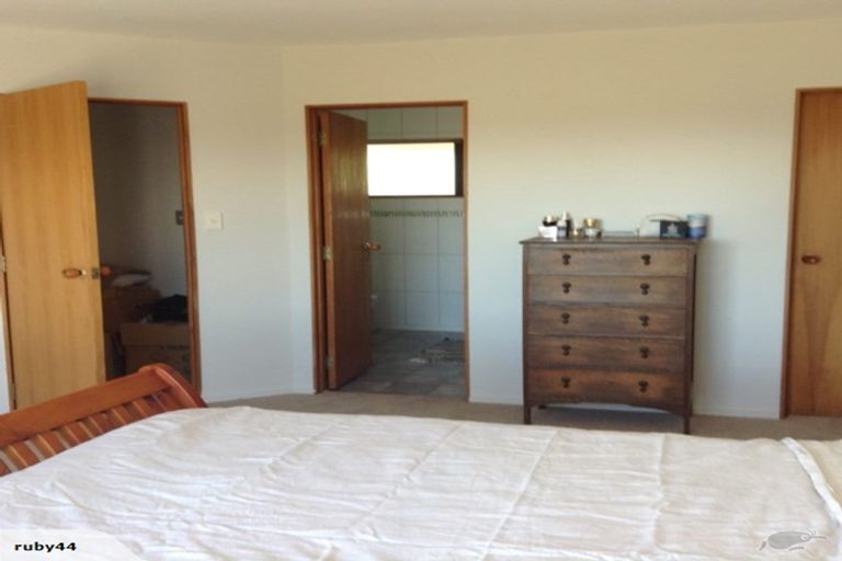 Photo of property in 54 Sunnyvale Road, Massey, Auckland, 0614