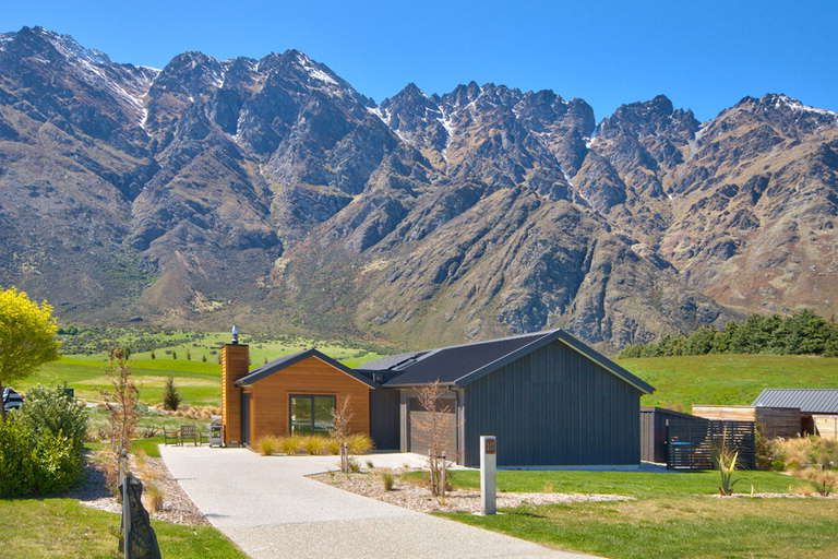 Photo of property in 10 Pendeen Crescent, Jacks Point, Queenstown, 9371