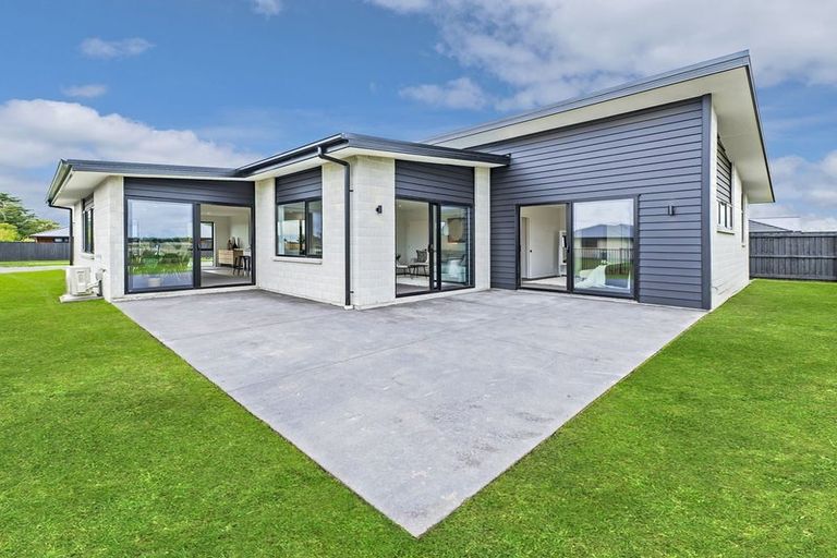 Photo of property in 32 Da Vinci Avenue, Leeston, 7632