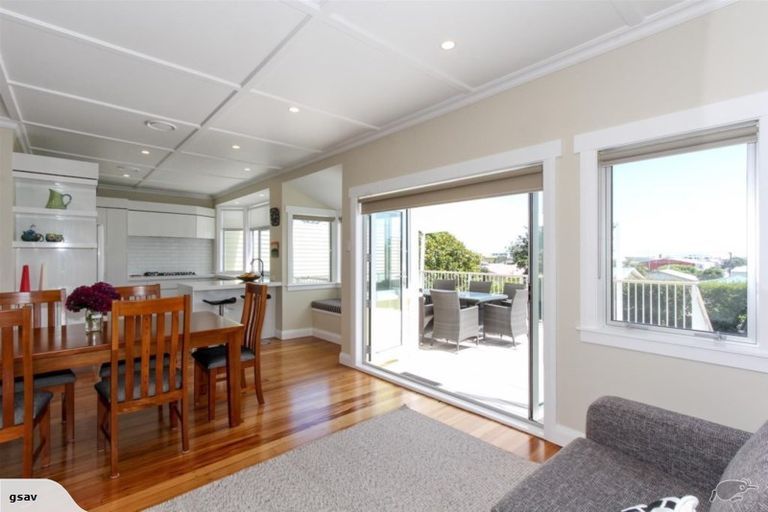 Photo of property in 117 Pendarves Street, New Plymouth, 4312
