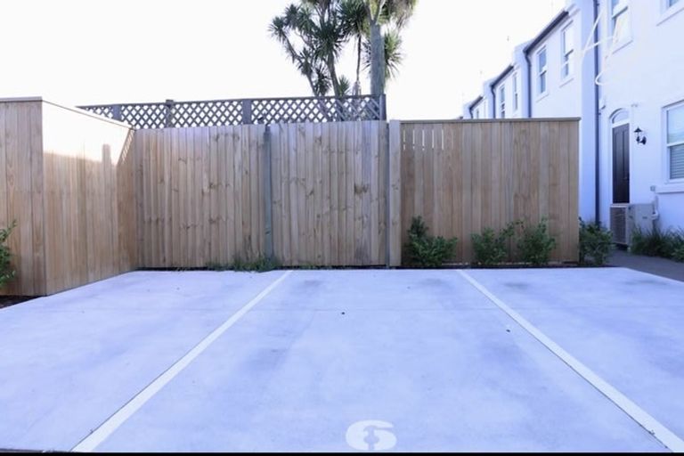 Photo of property in 6/12 Burke Street, Addington, Christchurch, 8024