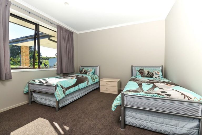 Photo of property in 21 Barrett Road, Temple View, Hamilton, 3290