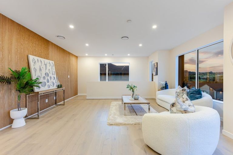 Photo of property in 29 Kaupeka Road, Orewa, 0931